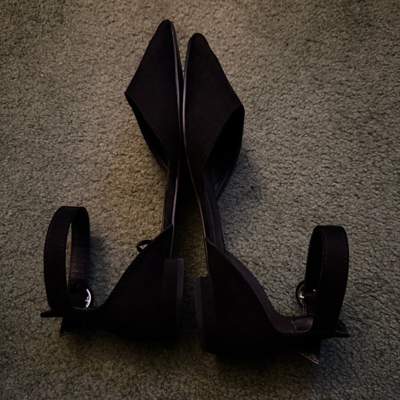 Forever 21 Black Faux Suede Pointed Ankle Strap Flats - Size 7 - Picture 4 of 5